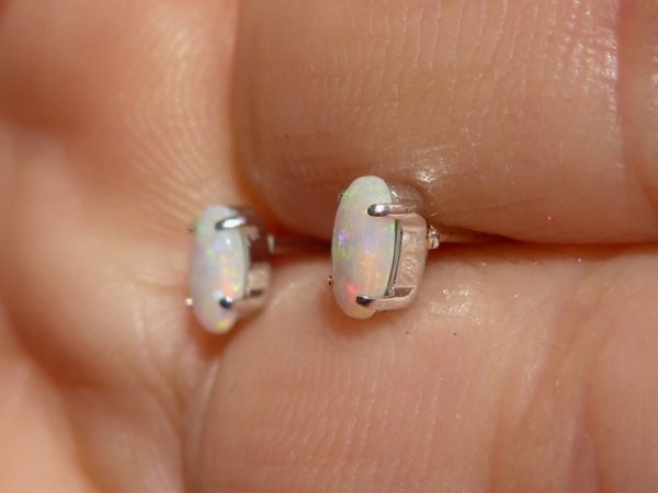 新作 未使用品 pt900 天然オパール ピアス ホワイトオパール ピアス｜オパール ピアス｜オパール イヤリング