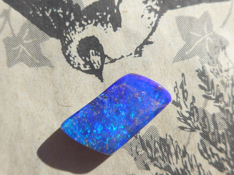 美青斑！ボルダーオパールのルースを１点アップしました