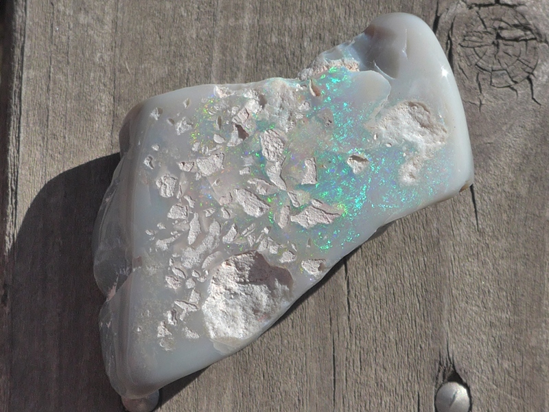 ライトニングリッジ産オパールのラブを1点アップしました