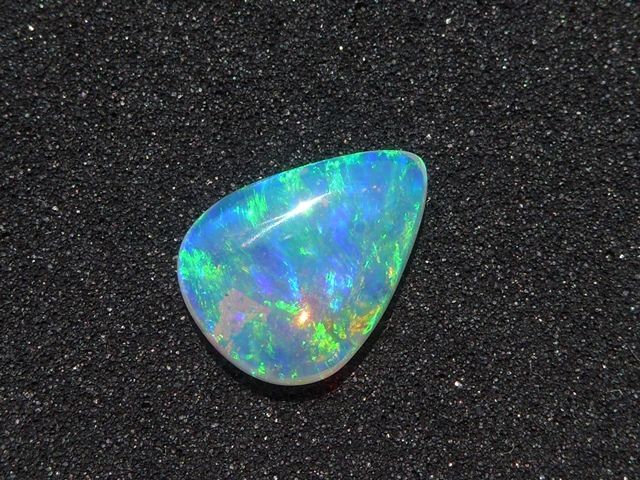 75×125×3㍉ハイクラス　ライトニングリッジ産ブラックオパール　1.8ct