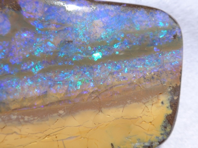 ボルダーオパール スペシメン（標本）｜オーストラリア産オパール原石 